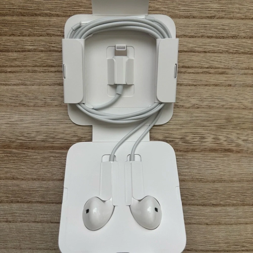 NEW Apple EarPods Headphones with Lightning Connector